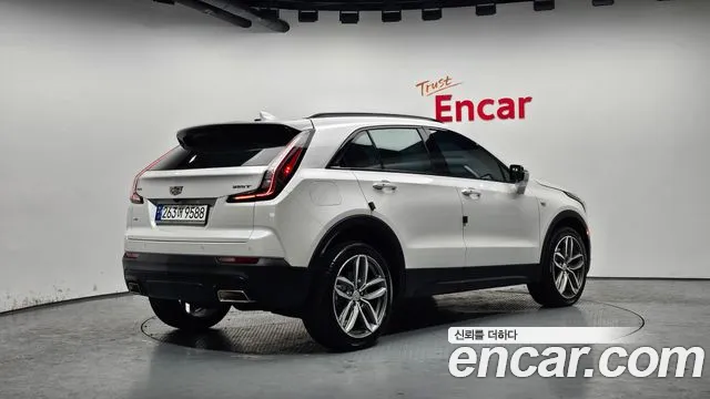 Cadillac XT4 — Фото автомобиля 2