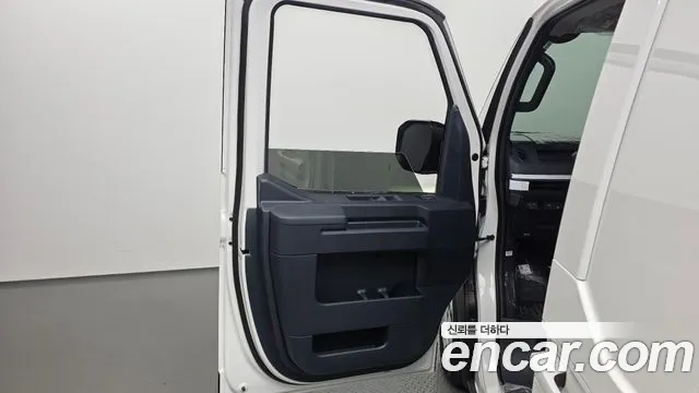 Kia PV5 — Фото автомобиля 13