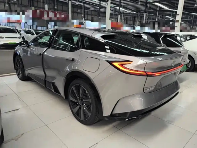 Toyota bZ5 — Фото автомобиля 4