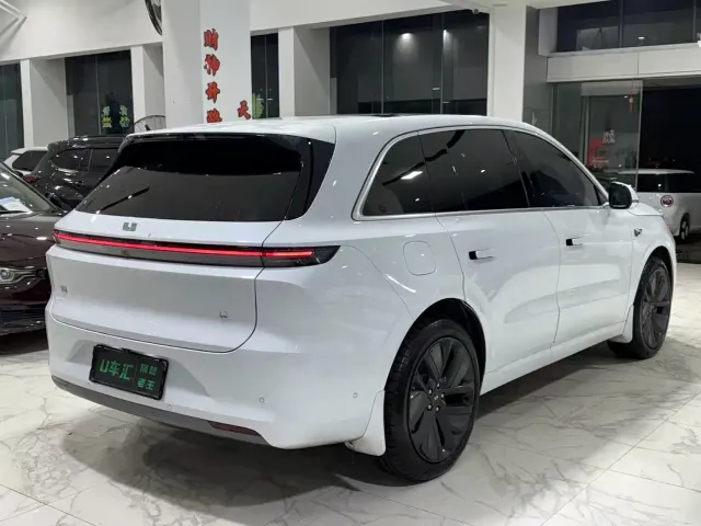 Li Auto L6 — Фото автомобиля 7