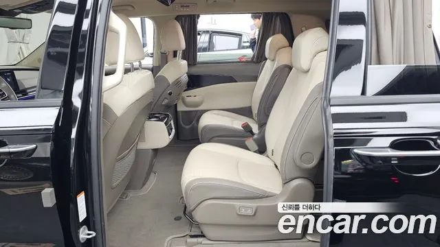 Kia Carnival — Фото автомобиля 16