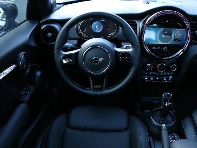 MINI Hatch — Фото автомобиля 21