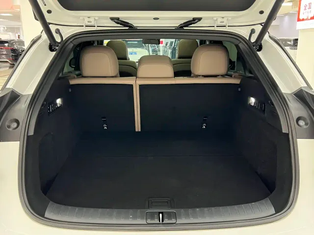 Li Auto i6 — Фото автомобиля 16