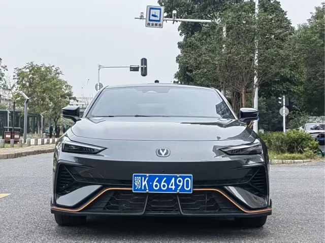Changan UNI-V — Фото автомобиля 2