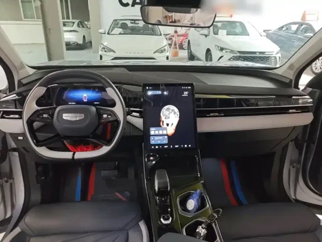 Geely Boyue L 2023 1.5TD DCT Glory Edition — Фото автомобиля 9