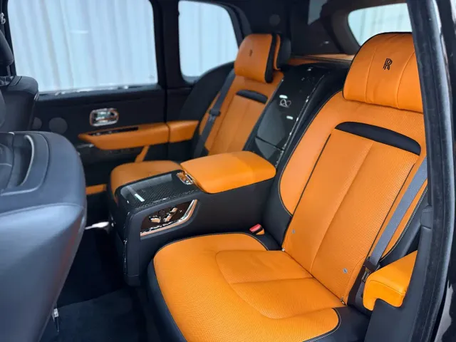 Rolls-Royce Cullinan — Фото автомобиля 10