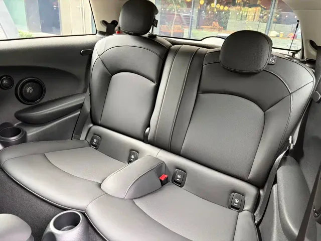 MINI Hatch — Фото автомобиля 14