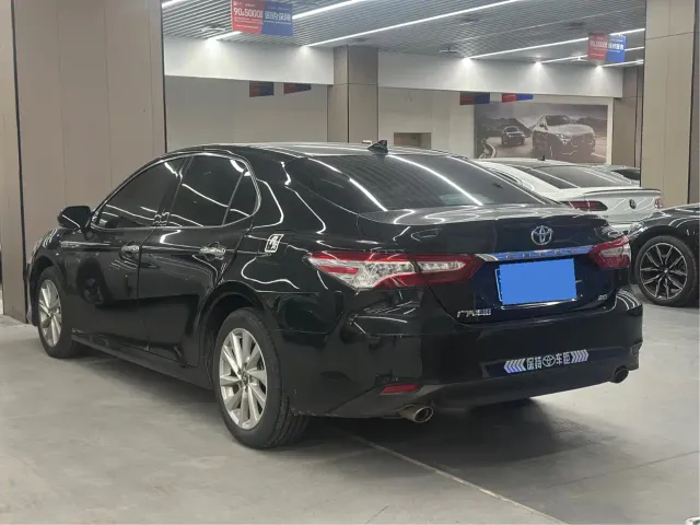 Toyota Camry — Фото автомобиля 10