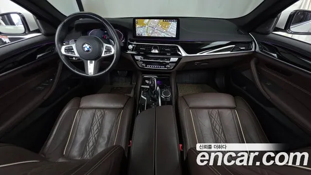 BMW 5 Series G30 — Фото автомобиля 10