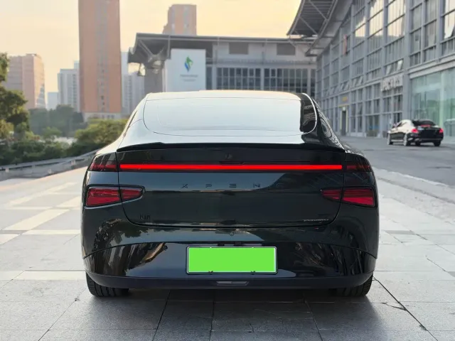 Xpeng P7 — Фото автомобиля 11