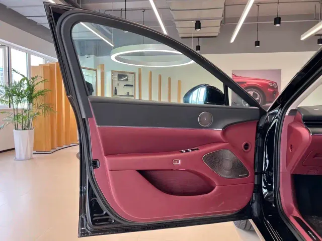 Voyah Auto VOYAH Zhuiguang L 2025 Mid-configuration Model — Фото автомобиля 7