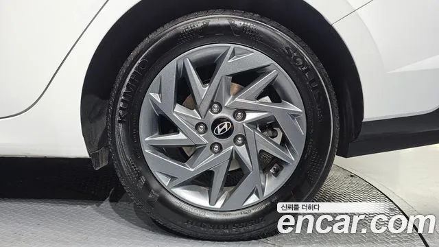 Hyundai Avante CN7 — Фото автомобиля 6