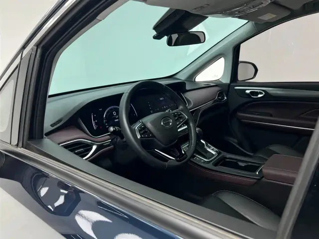 GAC Trumpchi M6 — Фото автомобиля 19