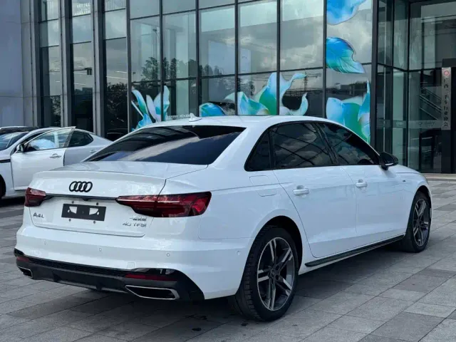 Audi A4L — Фото автомобиля 4