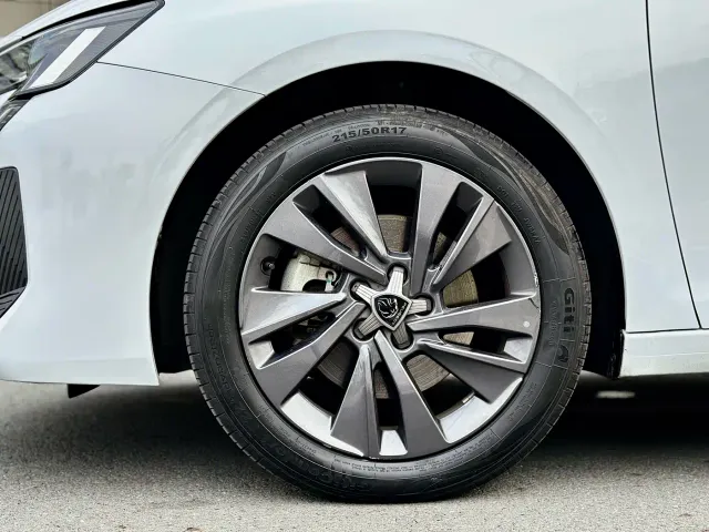 Peugeot 408 — Фото автомобиля 11