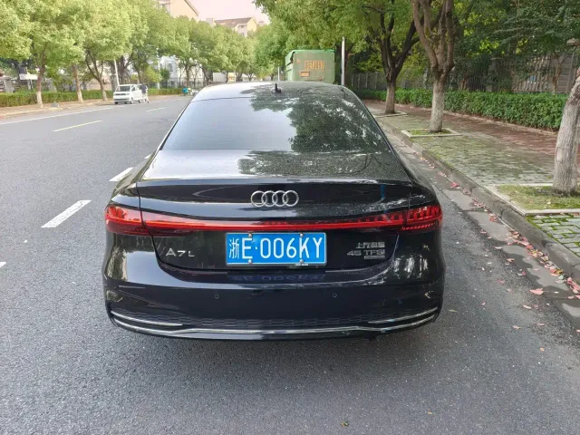 Audi A7L — Фото автомобиля 11