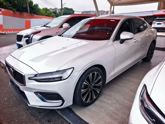 Фотография автомобиля — Volvo S60