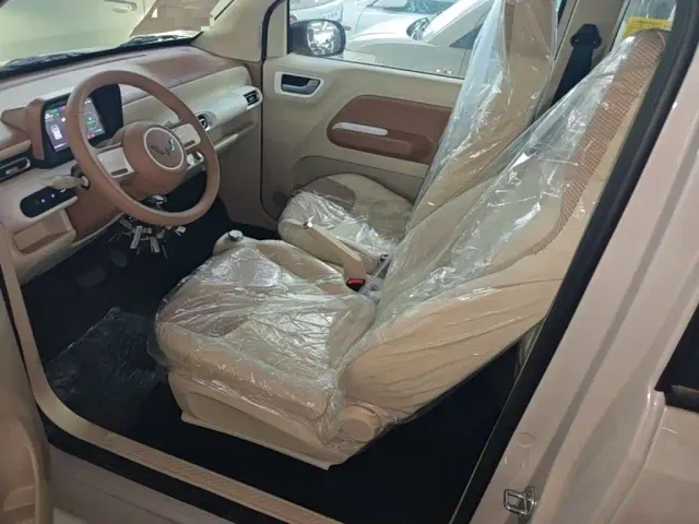Wuling Hongguang Mini EV — Фото автомобиля 14