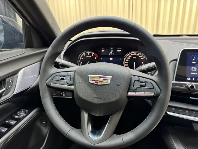Cadillac CT4 — Фото автомобиля 17
