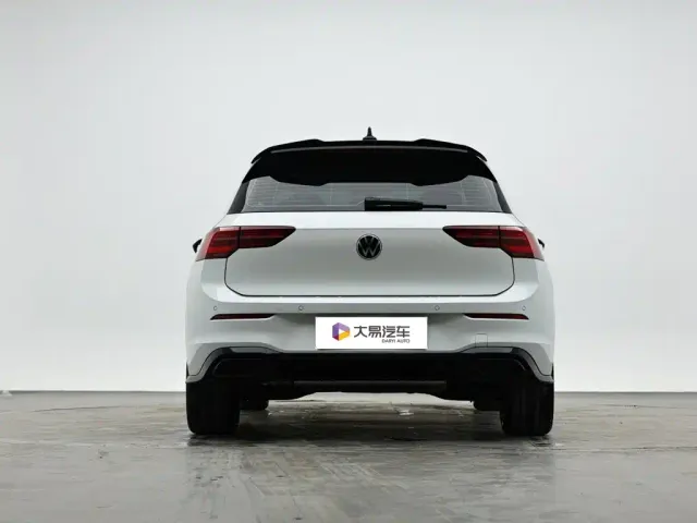Volkswagen Golf — Фото автомобиля 4