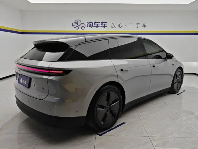 Li Auto i6 — Фото автомобиля 3