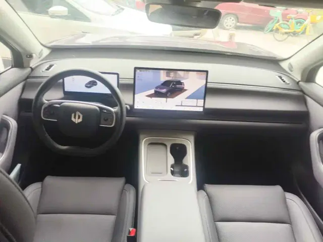 Leapmotor C10 — Фото автомобиля 12