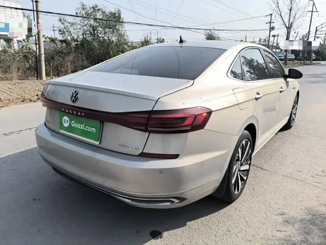 Volkswagen Passat — Фото автомобиля 6