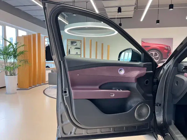 Voyah Auto VOYAH FREE 2025 FREE+ 4WD Qiankun Edition — Фото автомобиля 7