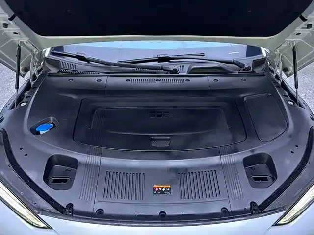 Geely Galaxy E8 — Фото автомобиля 15