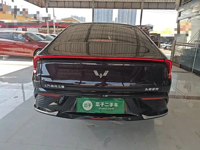 Wuling Starlight — Фото автомобиля 5