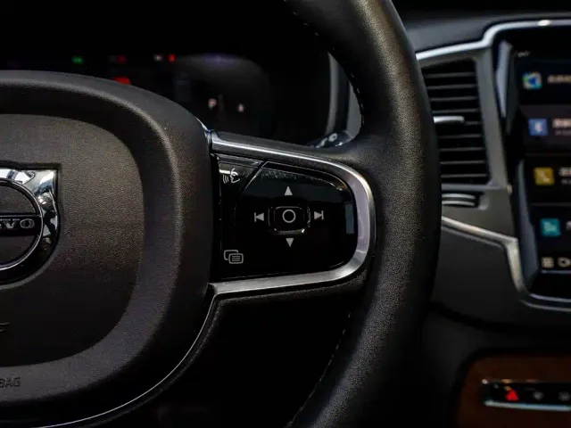Volvo XC90 — Фото автомобиля 27
