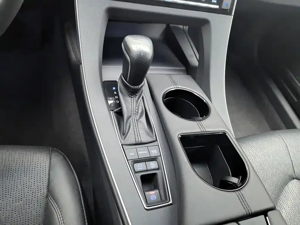 Toyota Avalon 2021 2.5L Luxury Edition — Фото автомобиля 13