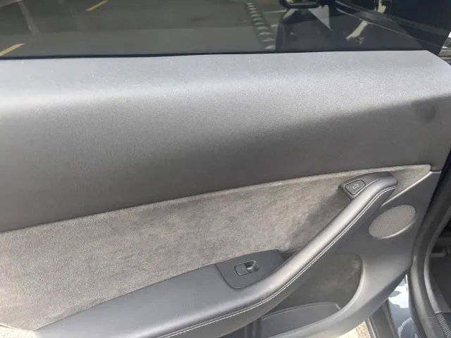 Tesla Model Y — Фото автомобиля 9