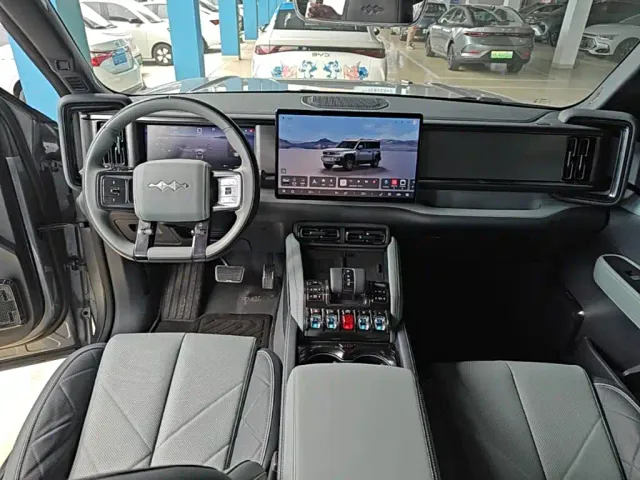 BYD FangChengBao Leopard 5 — Фото автомобиля 9
