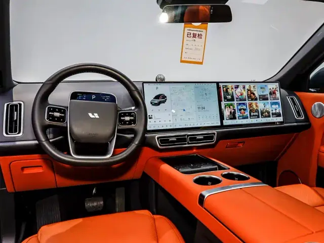 Li Auto L9 — Фото автомобиля 22