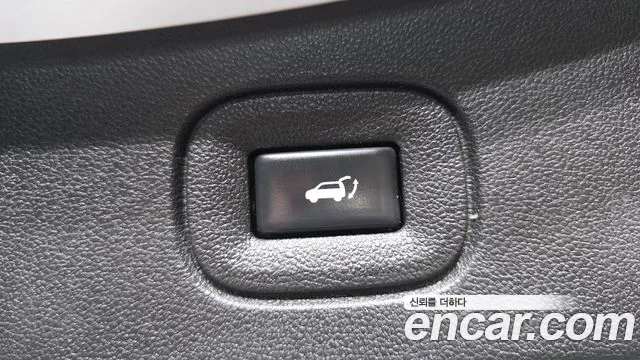 Renault-KoreaSamsung QM6 Новый QM6 2.0 LPe RE Signature 2WD — Фото автомобиля 23