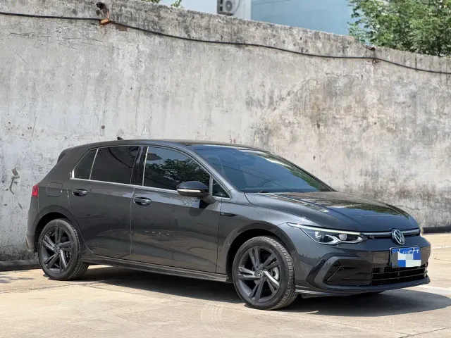 Volkswagen Golf — Фото автомобиля 3