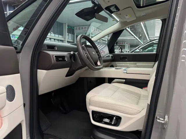 Li Auto MEGA — Фото автомобиля 9