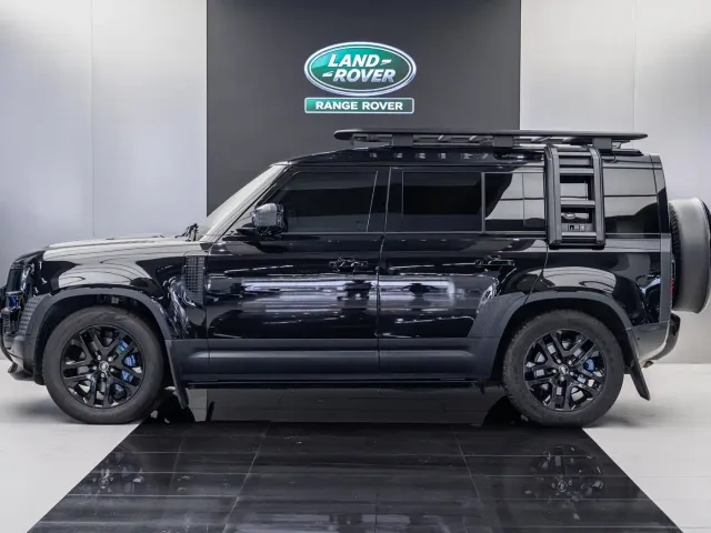 Land Rover Defender — Фото автомобиля 13