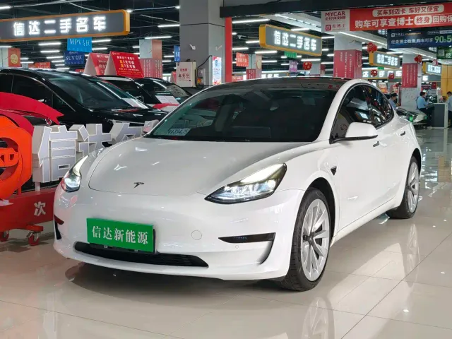 Фотография автомобиля — Tesla Model 3