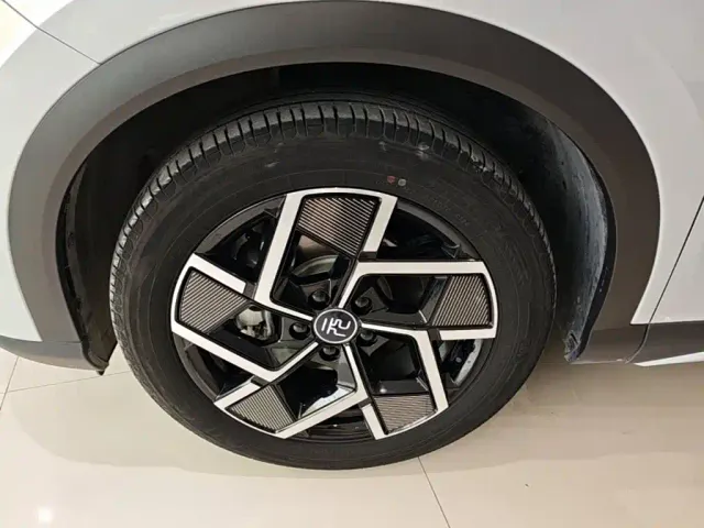 BYD Yuan PLUS — Фото автомобиля 22