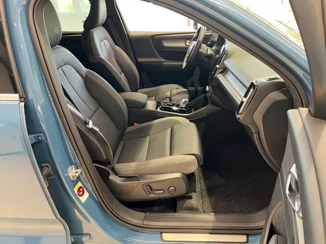 Volvo XC40 — Фото автомобиля 10