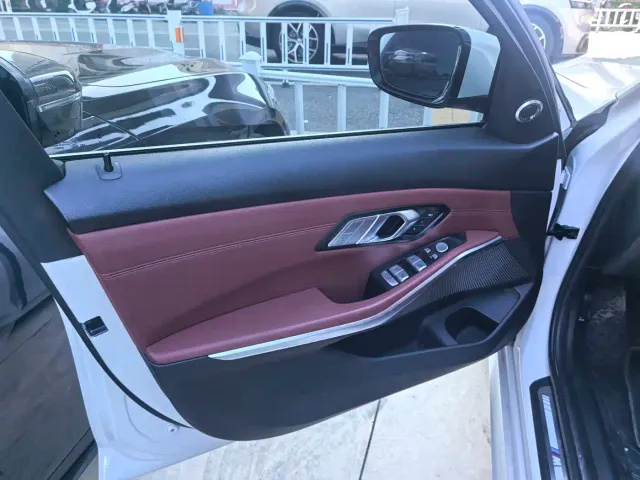 BMW 3 Series — Фото автомобиля 4