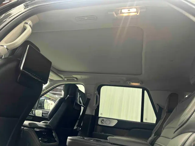 Lincoln Navigator — Фото автомобиля 19