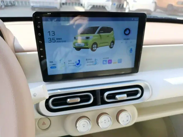 Wuling Hongguang Mini EV — Фото автомобиля 12