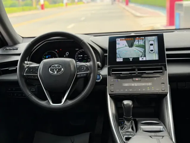 Toyota Avalon 2023 Hybrid 2.5L XLE Premium Edition — Фото автомобиля 18