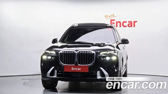 BMW X7 — Фото автомобиля 3
