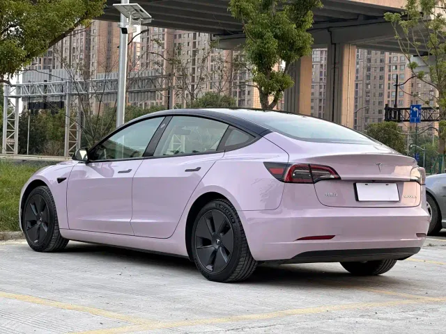 Tesla Model 3 — Фото автомобиля 4