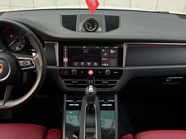 Porsche Macan — Фото автомобиля 11