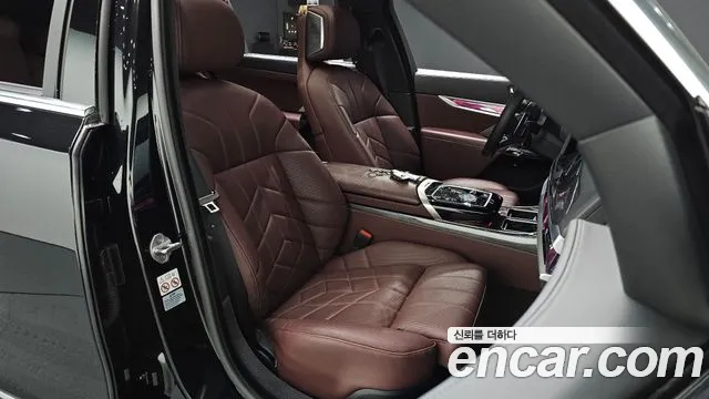 BMW 7-Series — Фото автомобиля 10